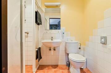 Фото номера Трехместный номер Отель Veskisilla hotel г. Тюри 10